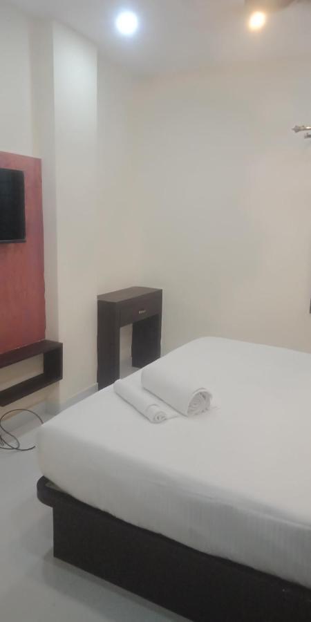 M G Residency Hotel Chikmagalūr Zewnętrze zdjęcie