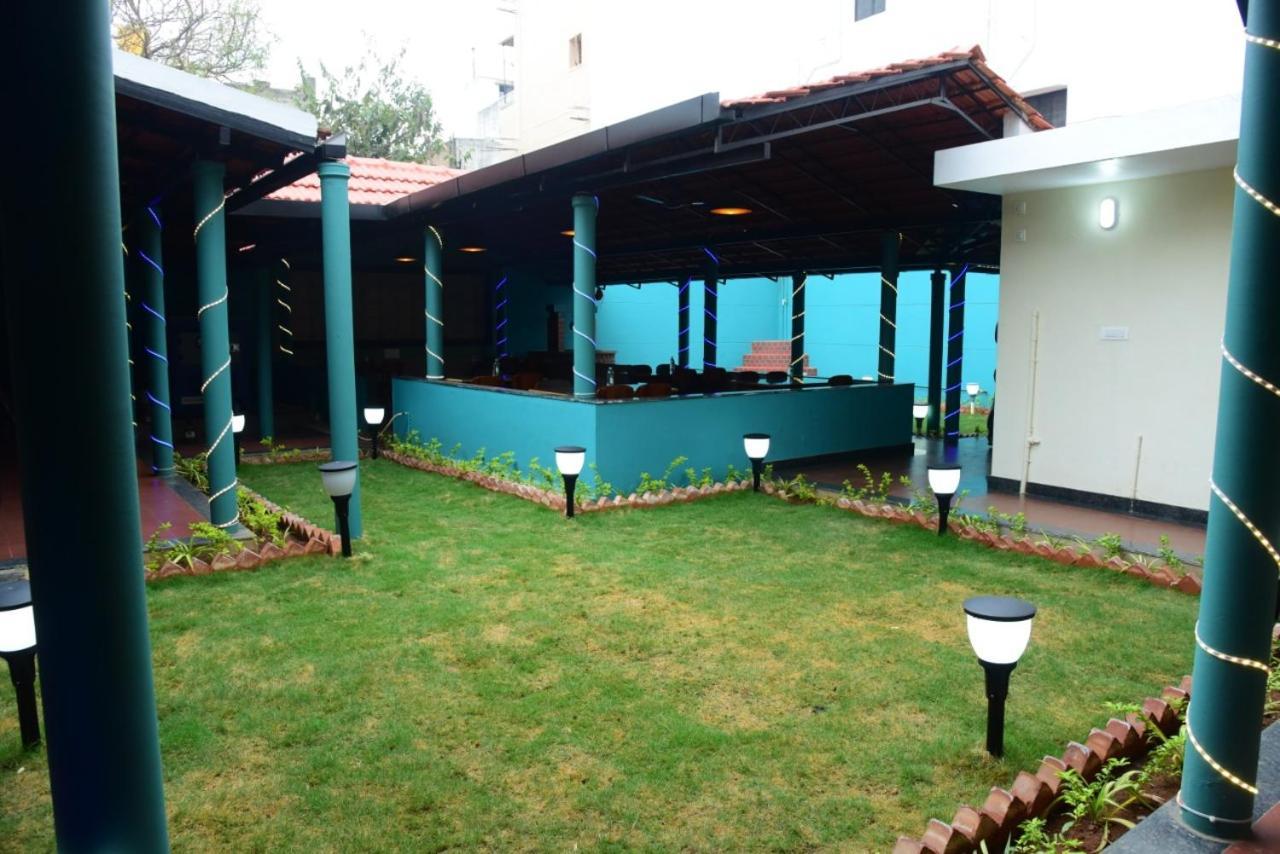 M G Residency Hotel Chikmagalūr Zewnętrze zdjęcie