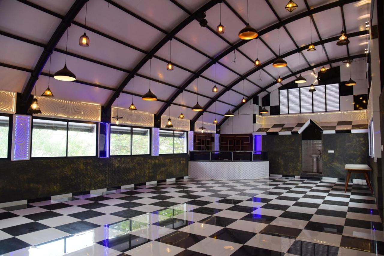 M G Residency Hotel Chikmagalūr Zewnętrze zdjęcie
