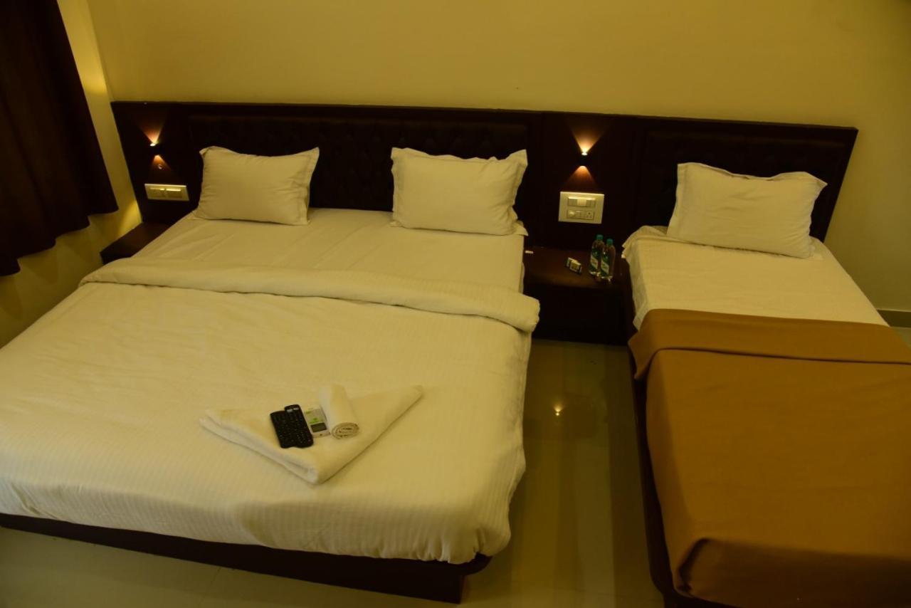 M G Residency Hotel Chikmagalūr Zewnętrze zdjęcie