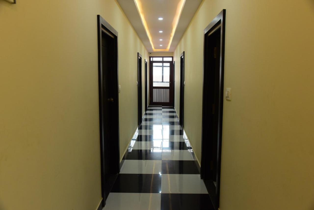 M G Residency Hotel Chikmagalūr Zewnętrze zdjęcie